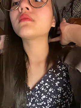 Krixxi22 online show from November 8, 2025, 2:28 pm