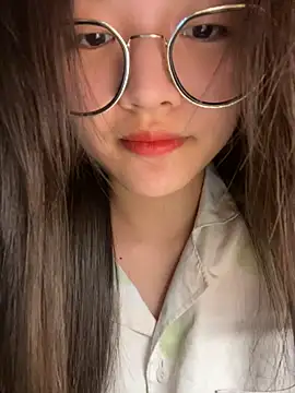 Krixxi22 online show from November 20, 2025, 2:28 pm