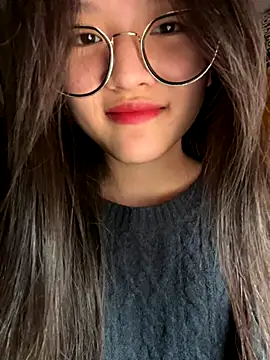 Krixxi22 online show from November 23, 2025, 3:45 pm