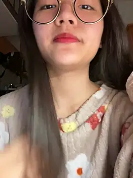 Krixxi22 online show from February 6, 2026, 2:53 pm