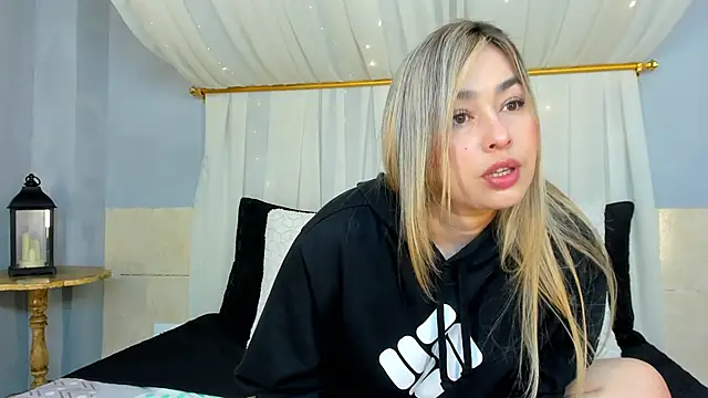 Snapshot of AnnaVictoria__ chatting on January 4, 2025, 3:40 am AnnaVictoria   online show from January 4, 2025, 3:40 am