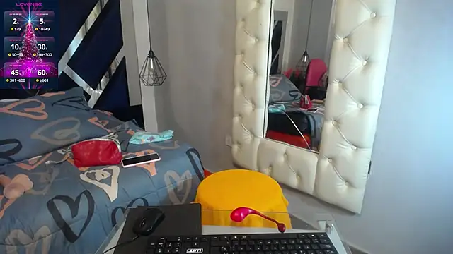 maissa-luvv online show from December 13, 2024, 9:52 pm