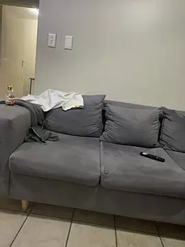 jaytee198610 online show from April 11, 2026, 6:01 pm