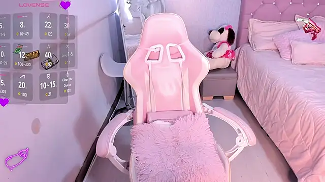 Kenia tompson01 online show from March 8, 2025, 6:26 pm