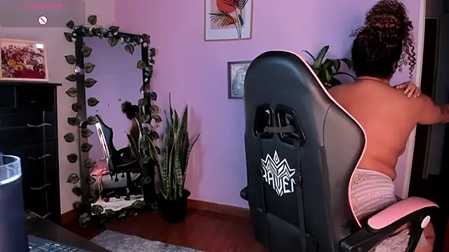 Kenia tompson01 online show from December 15, 2025, 1:32 am