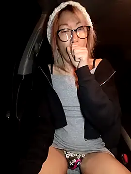 Timide girl2 online show from December 17, 2025, 5:13 am