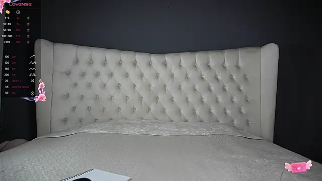 Snapshot of nichole_bree_ chatting on March 6, 2025, 11:36 am nichole bree  online show from March 6, 2025, 11:36 am