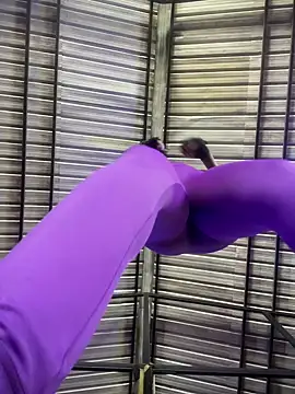 Berry Bans online show from September 23, 2025, 5:27 pm