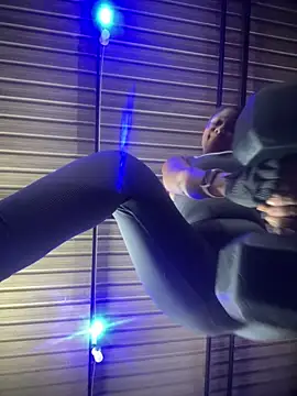 Berry Bans online show from December 1, 2025, 5:18 pm