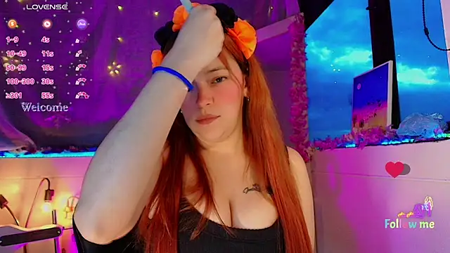 mariana scott   online show from October 1, 2025, 10:49 pm