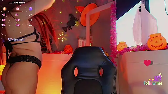 mariana scott   online show from October 2, 2025, 10:39 pm