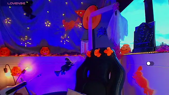 mariana scott   online show from October 18, 2025, 10:32 pm