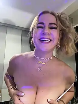 LARIANA RIVERA23 online show from March 4, 2025, 3:11 am