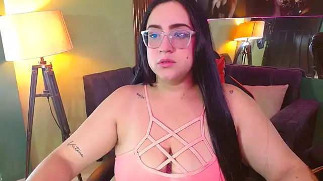 Sofiia davis23 online show from November 18, 2025, 2:43 pm