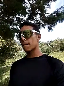 Demiansteven2 online show from May 13, 2026, 5:43 pm