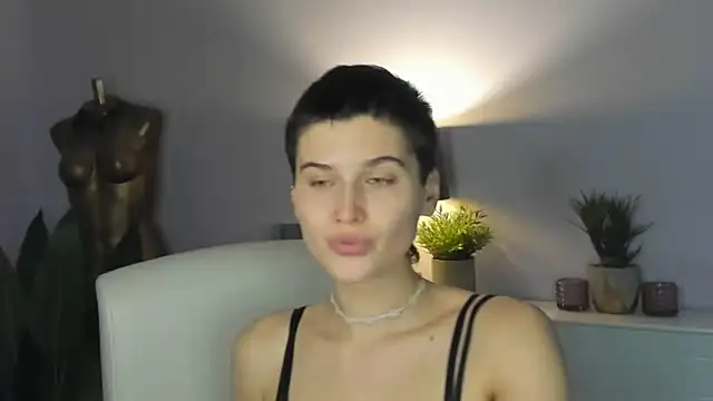 Snapshot of sarah_perfect chatting on October 19, 2025, 1:45 pm sarah perfect online show from October 19, 2025, 1:45 pm