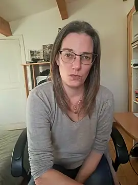 SpiceLea online show from December 27, 2024, 2:54 pm