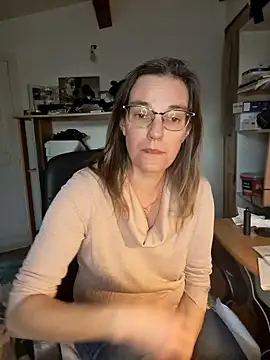 SpiceLea online show from January 9, 2025, 3:01 pm