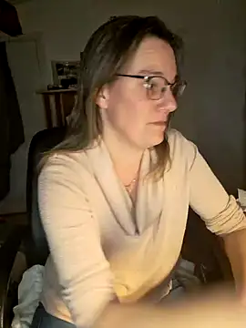 SpiceLea online show from January 9, 2025, 6:04 pm