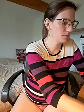 SpiceLea online show from March 10, 2025, 12:37 pm