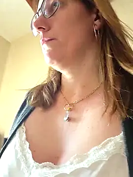 SpiceLea online show from March 13, 2026, 8:54 am