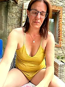 SpiceLea online show from April 11, 2026, 1:15 pm