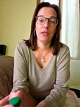 SpiceLea online show from April 12, 2026, 8:19 am