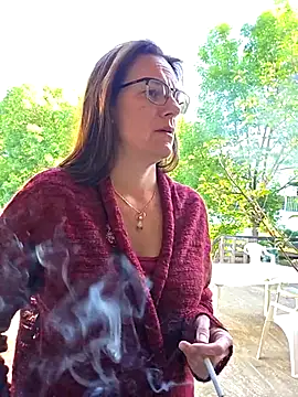 SpiceLea online show from April 17, 2026, 7:44 am