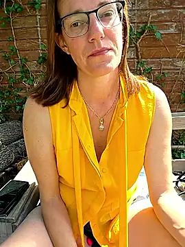 SpiceLea online show from April 21, 2026, 12:55 pm