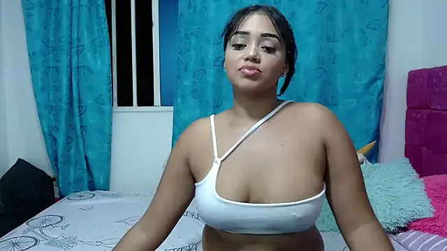 Snapshot of kiara_milf_ chatting on December 9, 2024, 11:34 pm kiara milf  online show from December 9, 2024, 11:34 pm
