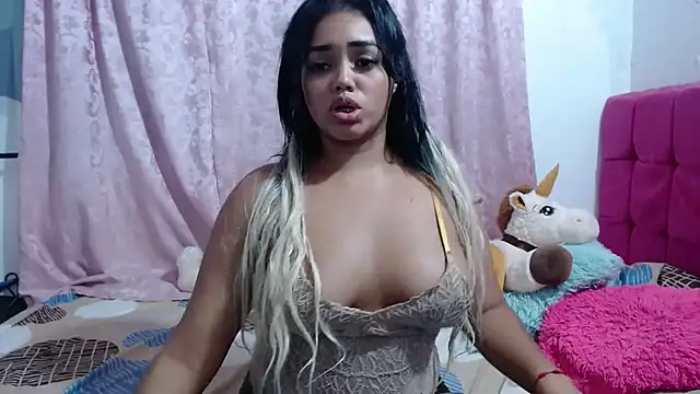 Snapshot of kiara_milf_ chatting on March 21, 2025, 1:24 am kiara milf  online show from March 21, 2025, 1:24 am