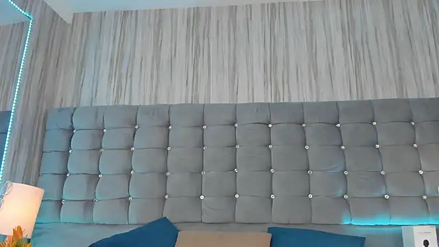 Snapshot of Poacahontasfg chatting on November 4, 2025, 4:00 am Poacahontasfg online show from November 4, 2025, 4:00 am