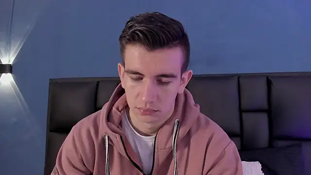 MikaelSlow online show from September 30, 2025, 3:33 am