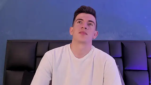 MikaelSlow online show from January 19, 2026, 2:15 am