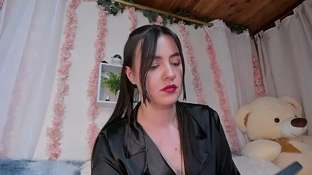 Idara and Edahi01 online show from January 14, 2026, 8:47 pm