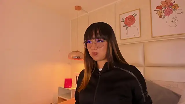 Aily Yozuko online show from March 19, 2026, 2:37 am