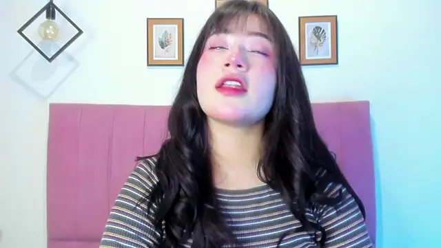 GENNESIS LOVE online show from November 14, 2025, 3:27 am