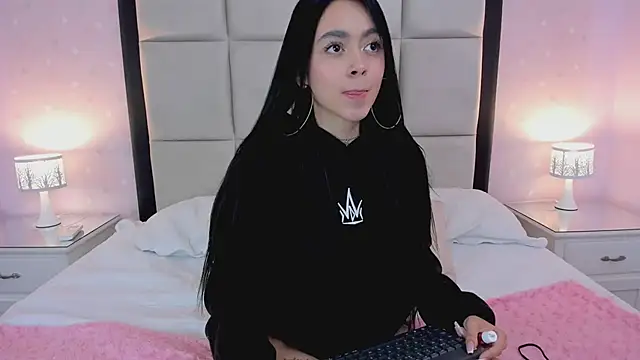 HannaClarrk  online show from January 22, 2025, 2:46 pm