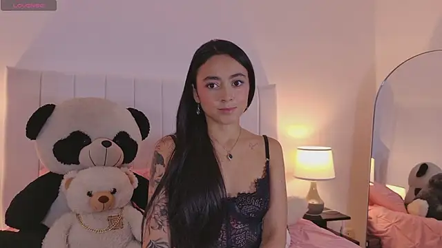 HannaClarrk  online show from April 16, 2026, 7:03 pm