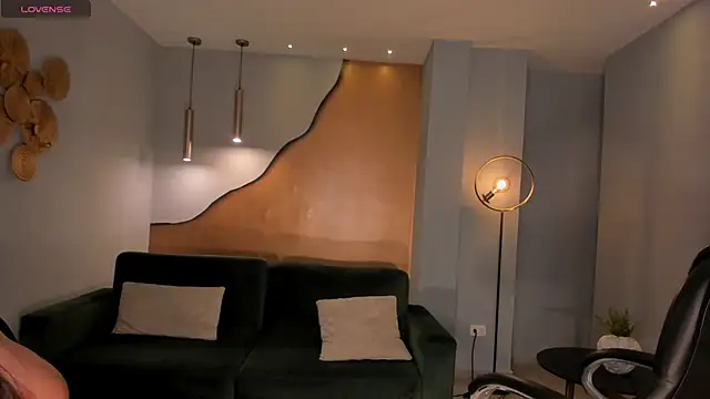 DonnaStonne online show from December 22, 2024, 11:31 pm