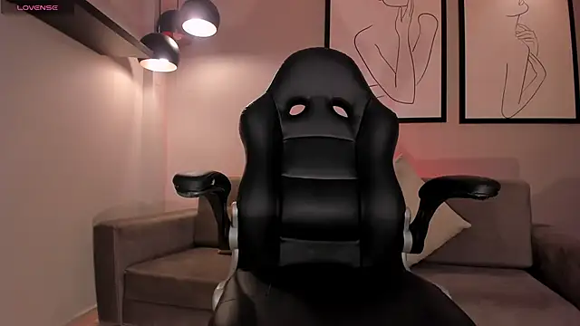 DonnaStonne online show from February 8, 2025, 10:51 pm