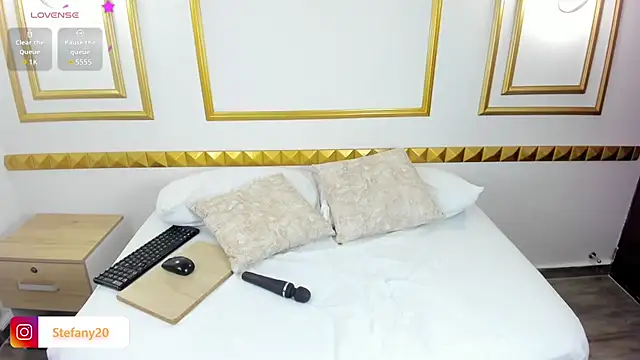 amor smith  online show from February 11, 2025, 6:51 am