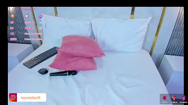 amor smith  online show from September 20, 2025, 4:13 am