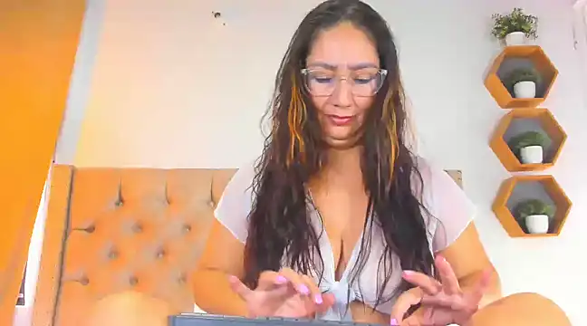 Anya Texas online show from March 18, 2025, 9:53 pm