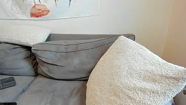 luxgray online show from February 20, 2025, 9:42 pm