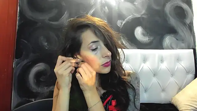 Snapshot of ScarletKings chatting on October 28, 2025, 9:39 pm ScarletKings online show from October 28, 2025, 9:39 pm