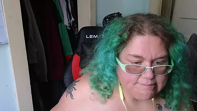 EmberCum online show from November 22, 2025, 5:01 pm