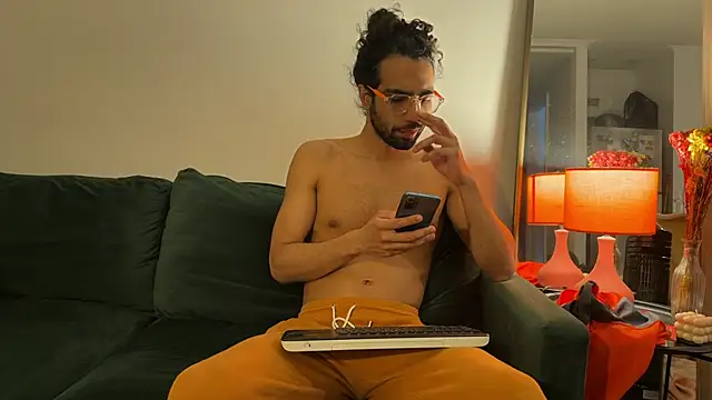 Redfloweer1 online show from October 7, 2025, 1:03 am