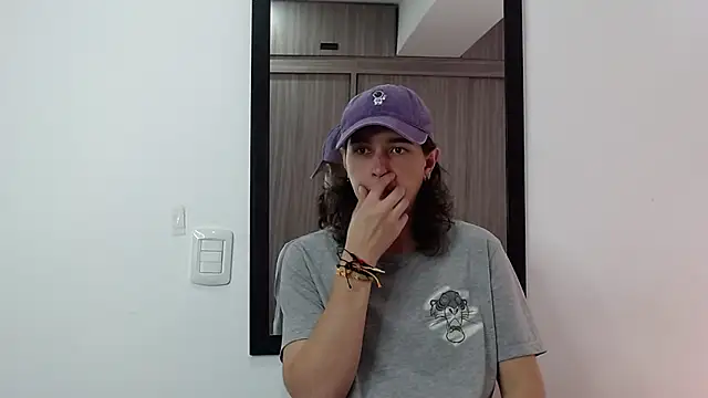 Snapshot of alex_connorr chatting on February 6, 2025, 4:58 pm alex connorr online show from February 6, 2025, 4:58 pm