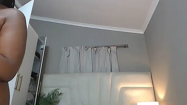 naughtyblackdolie online show from September 24, 2025, 2:59 am